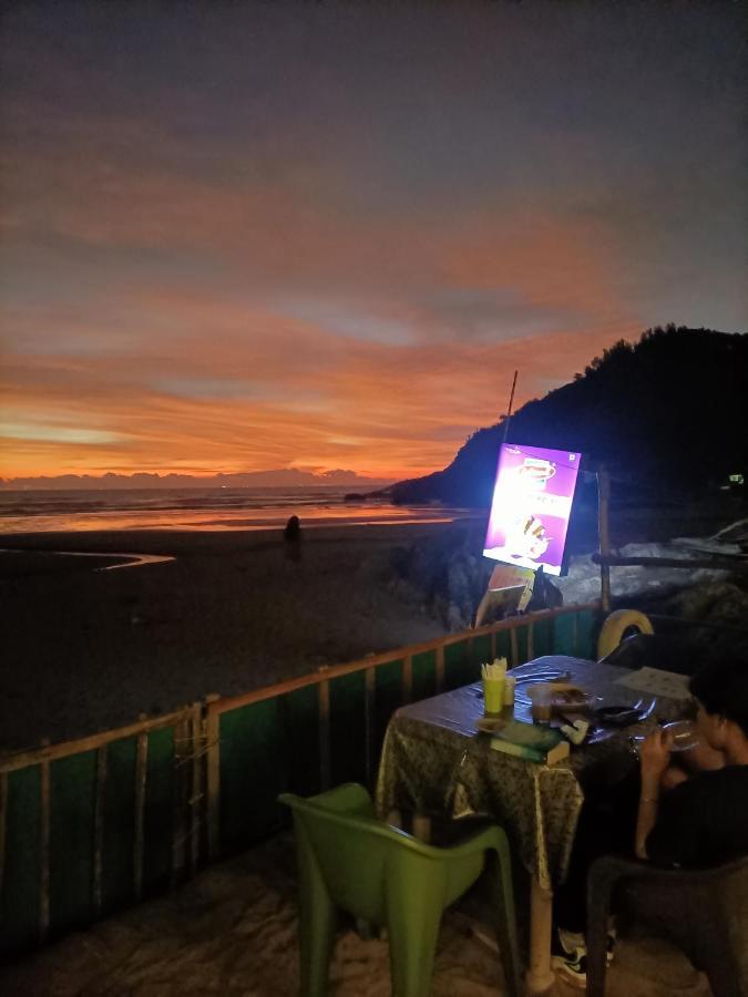 Om D S Cafe 51 & Beach Stay Гокарна Екстер'єр фото